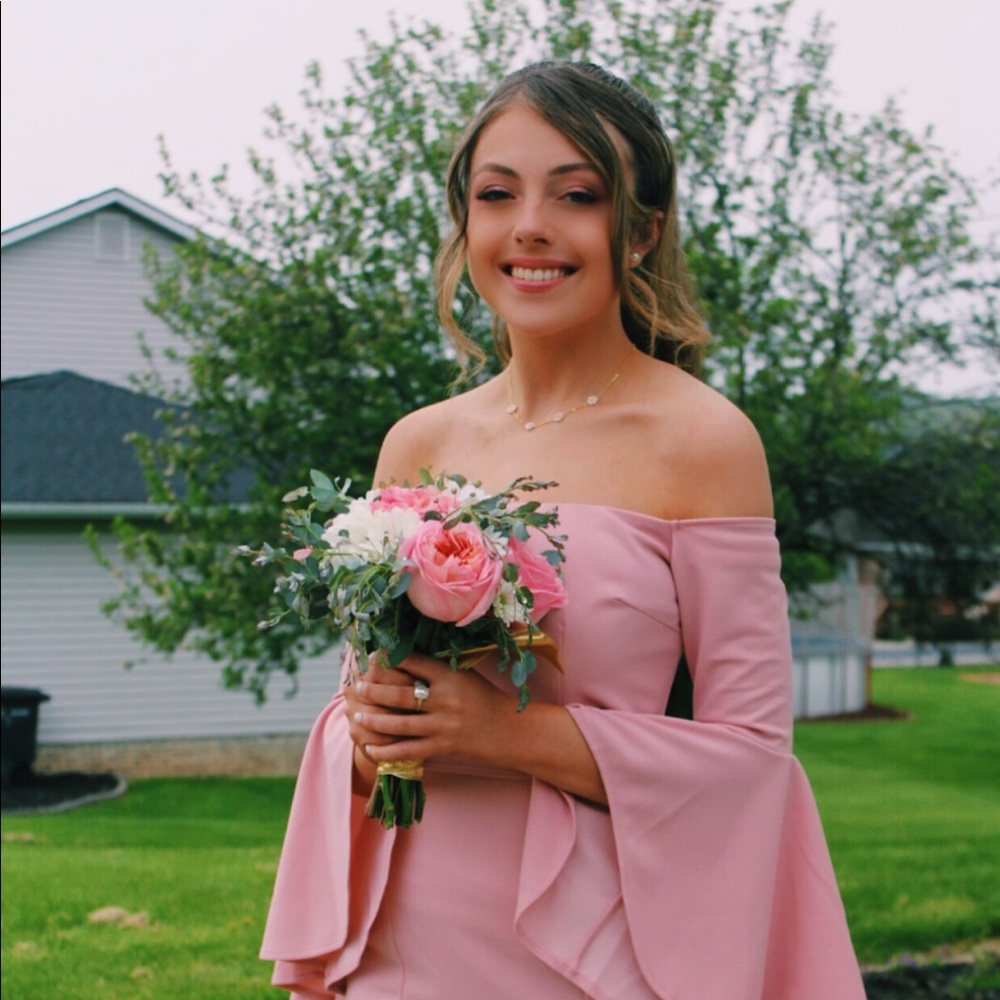 Meet your Posher, Abbi